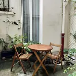 Apartamento Duplex And Private Patio At Eiffel Tower