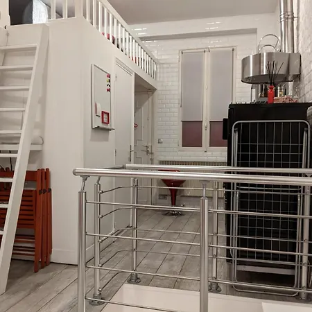 Duplex And Private Patio At Eiffel Tower *