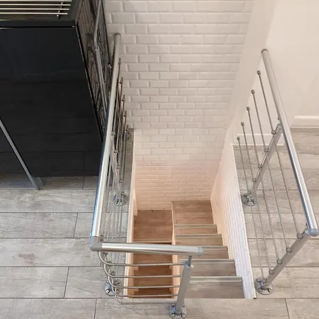 Duplex And Private Patio At Eiffel Tower Apartment