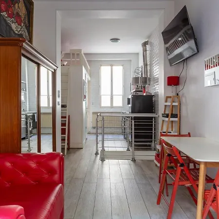 Duplex And Private Patio At Eiffel Tower