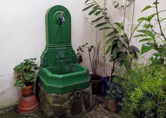 Apartment Duplex And Private Patio At Eiffel Tower